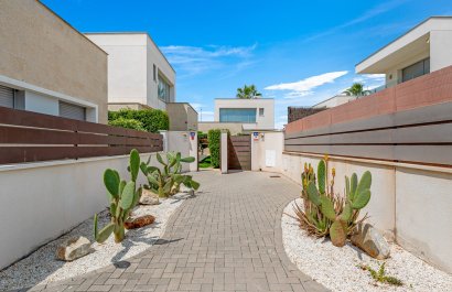Resale - Villa - Orihuela - Vistabella