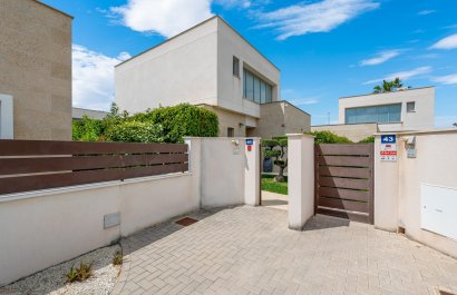 Resale - Villa - Orihuela - Vistabella
