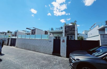 Resale - Villa - Orihuela Costa - Villamartín