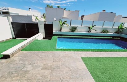 Resale - Villa - Orihuela Costa - Villamartín