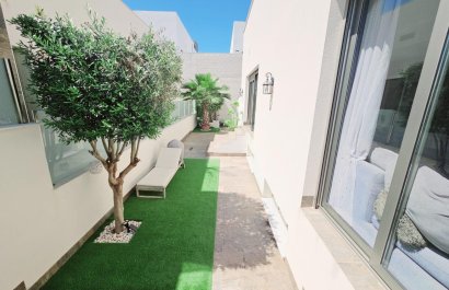 Resale - Villa - Orihuela Costa - Villamartín