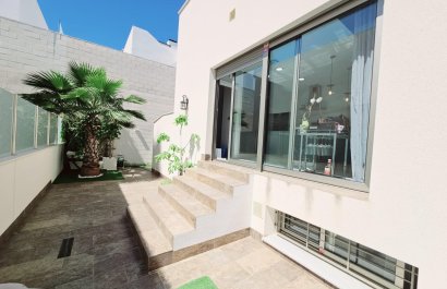 Resale - Villa - Orihuela Costa - Villamartín