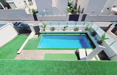 Resale - Villa - Orihuela Costa - Villamartín