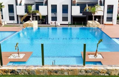 Resale - Townhouse / Duplex / Corner - Torrevieia - Punta Prima