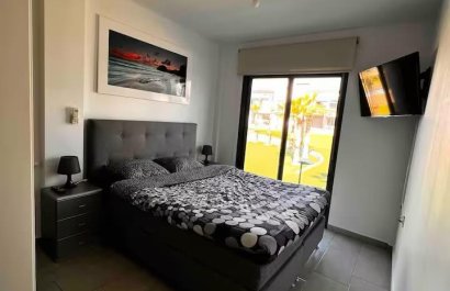 Resale - Townhouse / Duplex / Corner - Torrevieia - Punta Prima