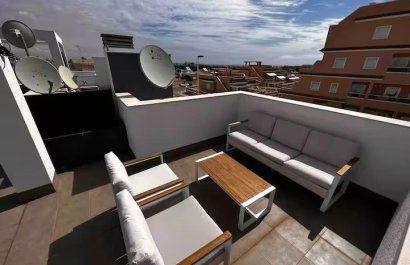 Resale - Townhouse / Duplex / Corner - Torrevieia - Punta Prima