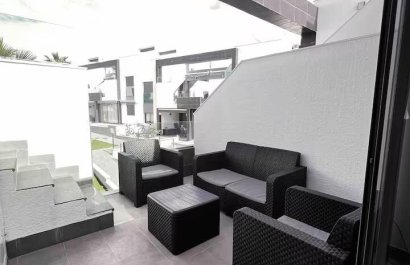 Resale - Townhouse / Duplex / Corner - Torrevieia - Punta Prima