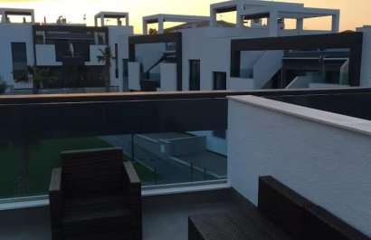 Resale - Townhouse / Duplex / Corner - Torrevieia - Punta Prima