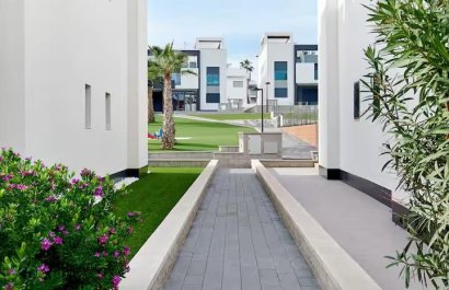 Resale - Townhouse / Duplex / Corner - Torrevieia - Punta Prima