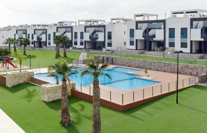 Resale - Townhouse / Duplex / Corner - Torrevieia - Punta Prima