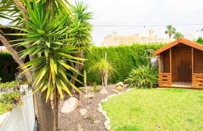 Resale - Villa - Orihuela Costa - MUY CERCA DE LA PLAYA