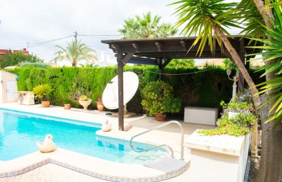 Resale - Villa - Orihuela Costa - MUY CERCA DE LA PLAYA