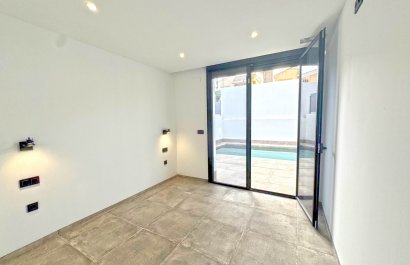 Resale - Villa - Torrevieia - Los Balcones