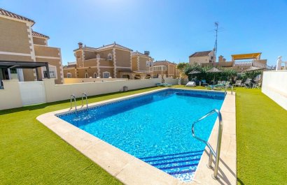 Resale - Villa - Orihuela Costa - Villamartín