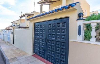 Resale - Villa - Orihuela Costa - Villamartín