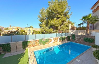 Resale - Villa - Orihuela Costa - Villamartín