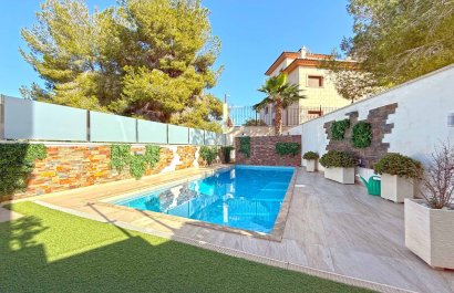 Resale - Villa - Orihuela Costa - Villamartín