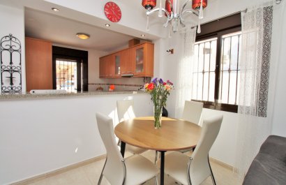 Resale - Villa - Villamartín - PAU 8