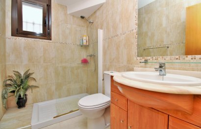 Resale - Villa - Villamartín - PAU 8