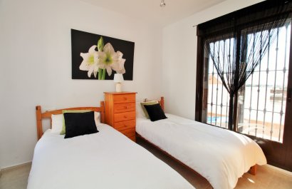 Resale - Villa - Villamartín - PAU 8