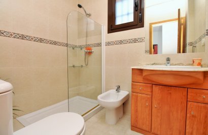 Resale - Villa - Villamartín - PAU 8