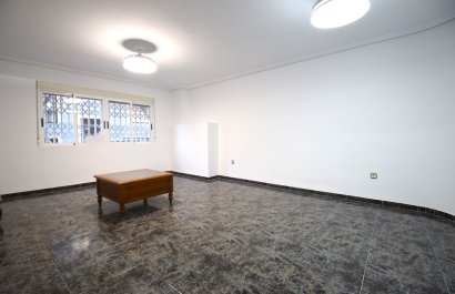 Resale - Apartment / flat - Guardamar del Segura - Pueblo