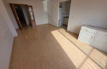 Resale - Apartment / flat - Almoradí - Center