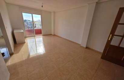 Resale - Apartment / flat - Almoradí - Center