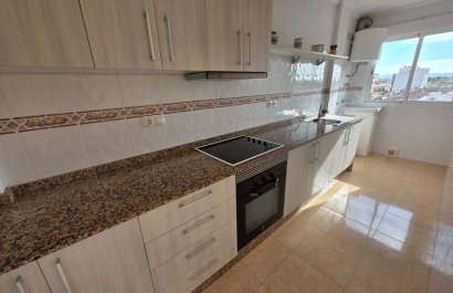 Resale - Apartment / flat - Almoradí - Center