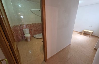 Resale - Apartment / flat - Almoradí - Center