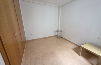 Resale - Apartment / flat - Almoradí - Center