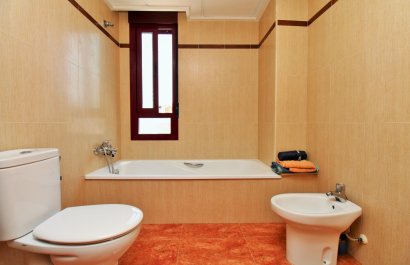 Herverkoop - Townhouse / Duplex / Corner - Los Desamparados