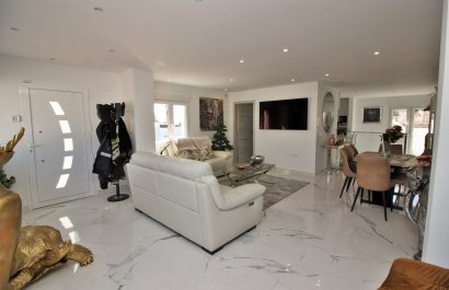 Resale - Villa - Villamartín