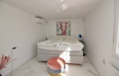 Resale - Villa - Villamartín