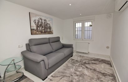 Resale - Villa - Villamartín