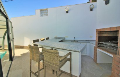 Resale - Villa - Villamartín