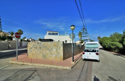 Resale - Villa - Villamartín