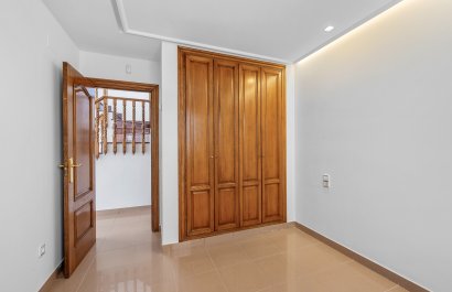 Resale - Villa - Torrevieia - Torrevieja