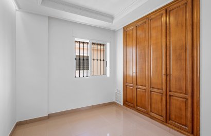 Resale - Villa - Torrevieia - Torrevieja