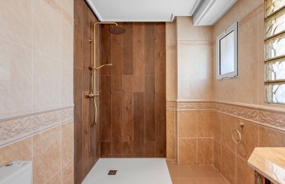 Resale - Villa - Torrevieia - Torrevieja