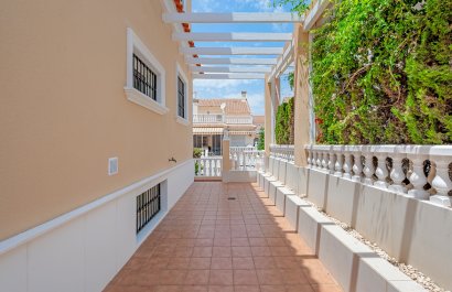 Resale - Villa - Torrevieia - Torrevieja
