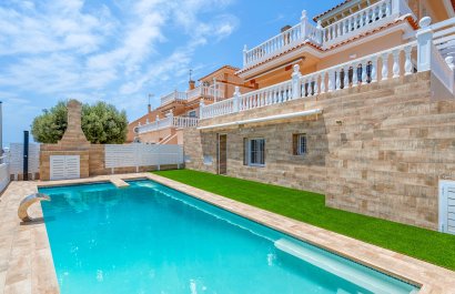 Resale - Villa - Torrevieia - Torrevieja