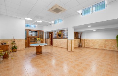 Resale - Villa - Torrevieia - Torrevieja