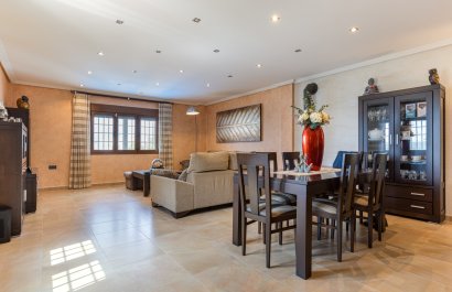 Resale - Villa - Los Montesinos - La Herrada