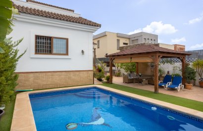 Resale - Villa - Los Montesinos - La Herrada