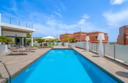 Resale - Villa - Orihuela Costa - Villamartín