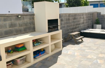 Resale - Villa - Torrevieia - Torrevieja