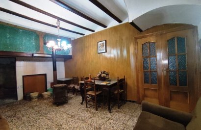 Resale - Townhouse / Duplex / Corner - Agres - town