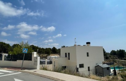 Resale - Villa - Alfas del Pí