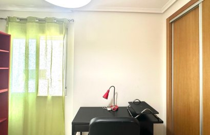 Resale - Apartment / flat - Torrevieia - Center